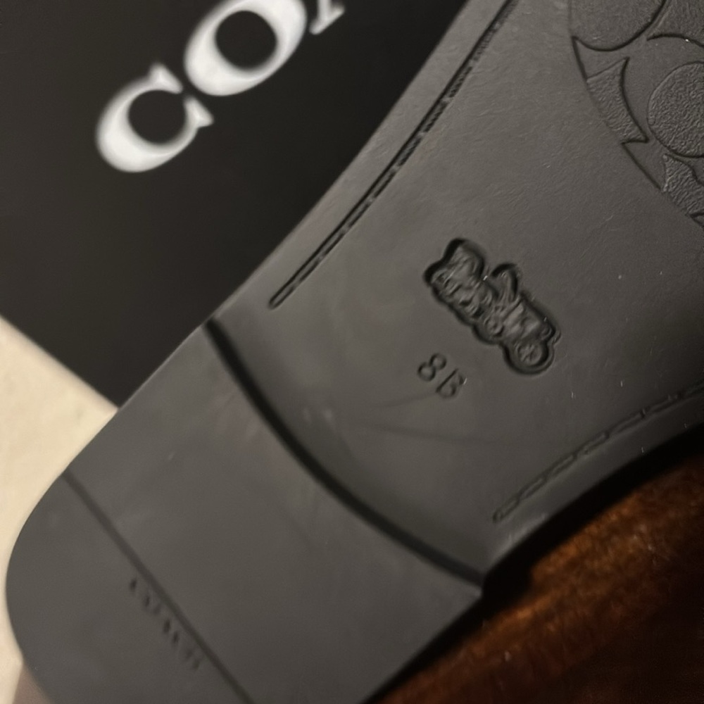 Coach Elegant Black Leather Flats - Picture 7 of 7